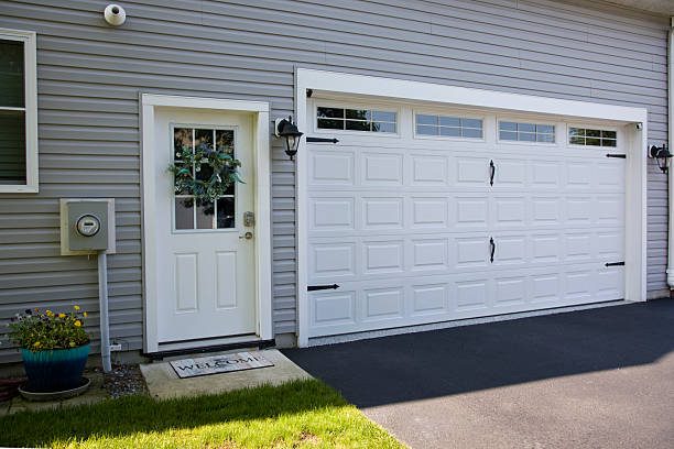 24/7 Emergency Garage Door Panel Replacement experts in West Vero Corridor, FL